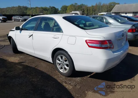 2011 Toyota Camry Le z USA, uszkodzony, nr VIN 4T1BF3EK6BU657606